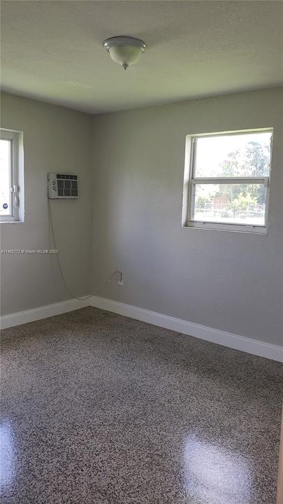 Недавно арендовано: $2,000 (2 спален, 1 ванн, 700 Квадратных фут)