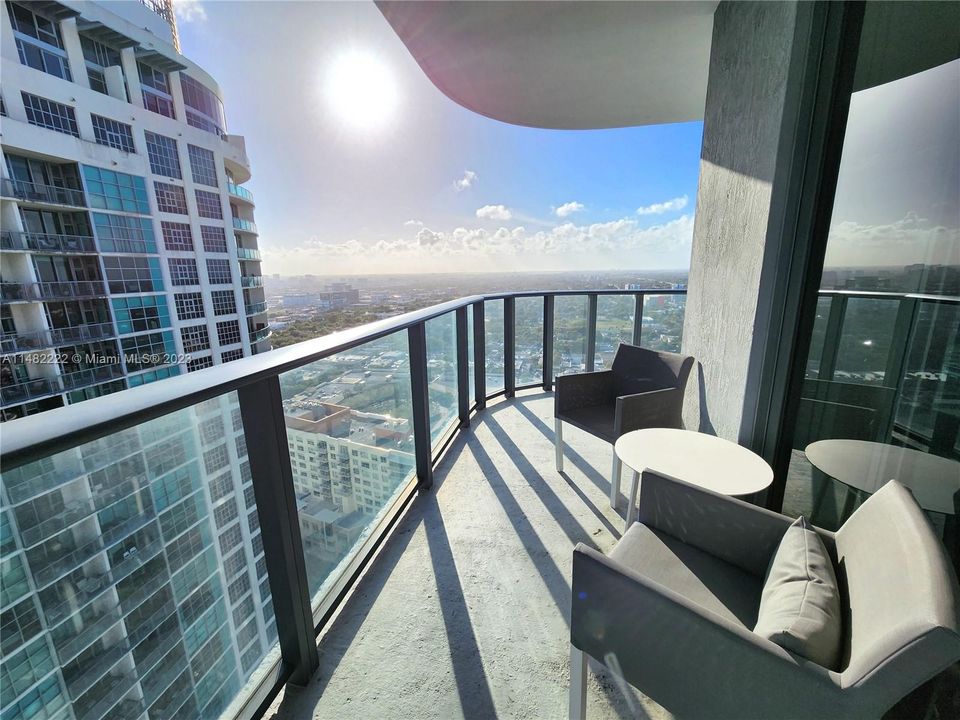 Recently Rented: $4,200 (2 beds, 2 baths, 835 Square Feet)