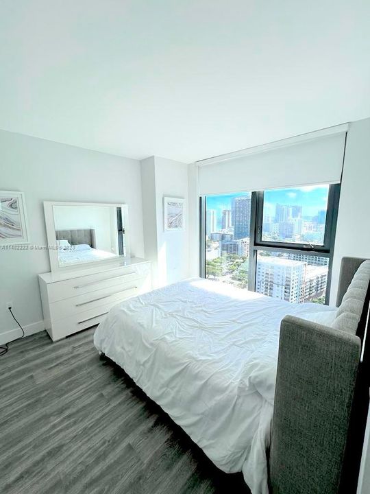 Recently Rented: $4,200 (2 beds, 2 baths, 835 Square Feet)