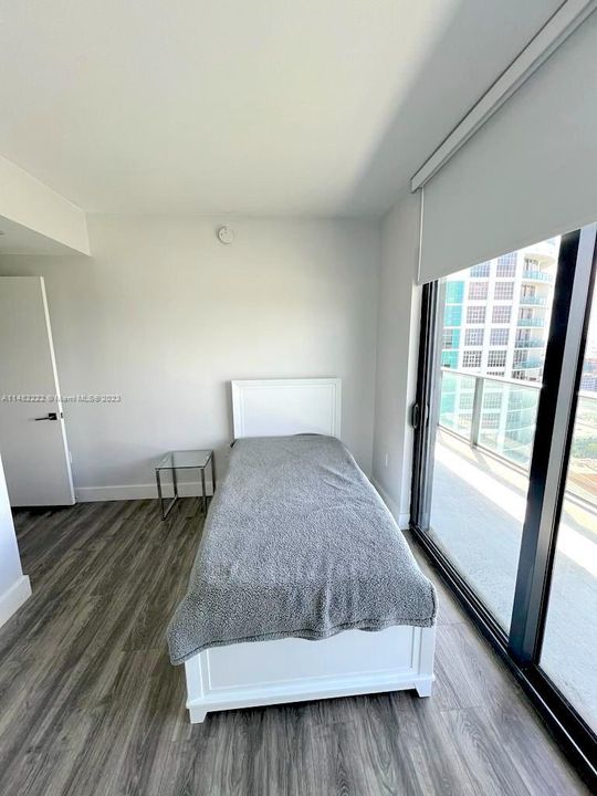 Recently Rented: $4,200 (2 beds, 2 baths, 835 Square Feet)