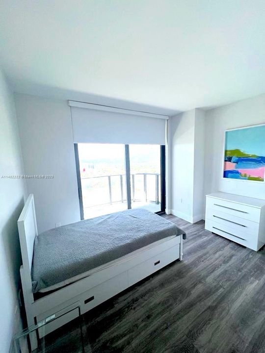 Recently Rented: $4,200 (2 beds, 2 baths, 835 Square Feet)