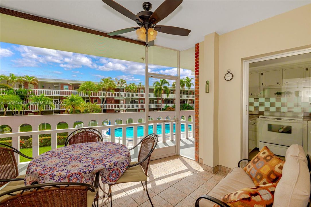 Recently Sold: $179,900 (1 beds, 1 baths, 736 Square Feet)