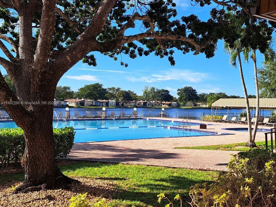 Recently Sold: $164,900 (1 beds, 1 baths, 710 Square Feet)