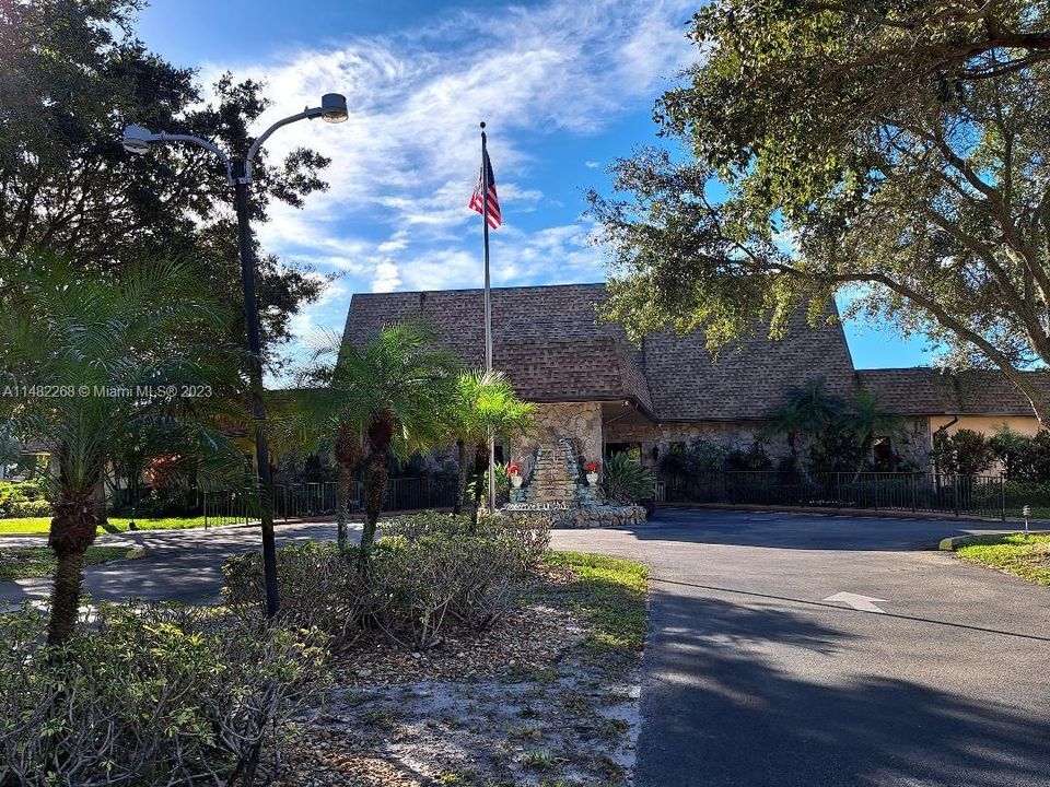 Recently Sold: $164,900 (1 beds, 1 baths, 710 Square Feet)