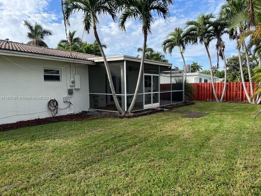 Recently Rented: $4,050 (4 beds, 2 baths, 2128 Square Feet)