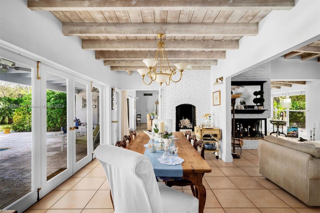 Недавно продано: $2,950,000 (3 спален, 3 ванн, 2643 Квадратных фут)