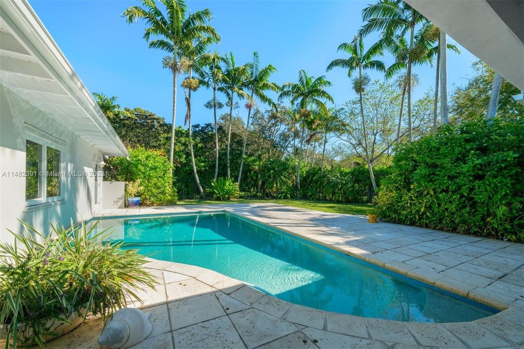 Недавно продано: $2,950,000 (3 спален, 3 ванн, 2643 Квадратных фут)