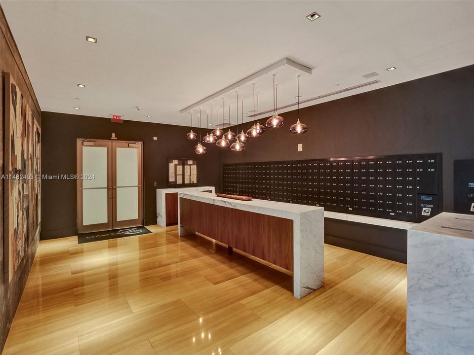 Recently Sold: $435,000 (1 beds, 1 baths, 588 Square Feet)