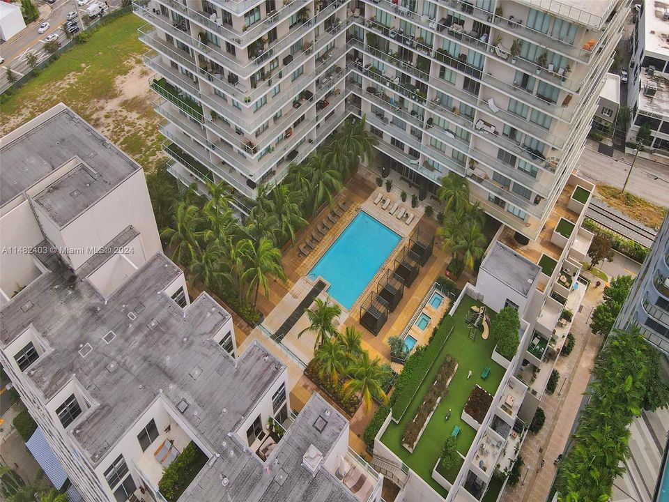 Recently Sold: $435,000 (1 beds, 1 baths, 588 Square Feet)