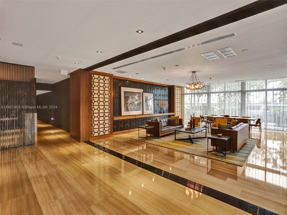 Recently Sold: $435,000 (1 beds, 1 baths, 588 Square Feet)