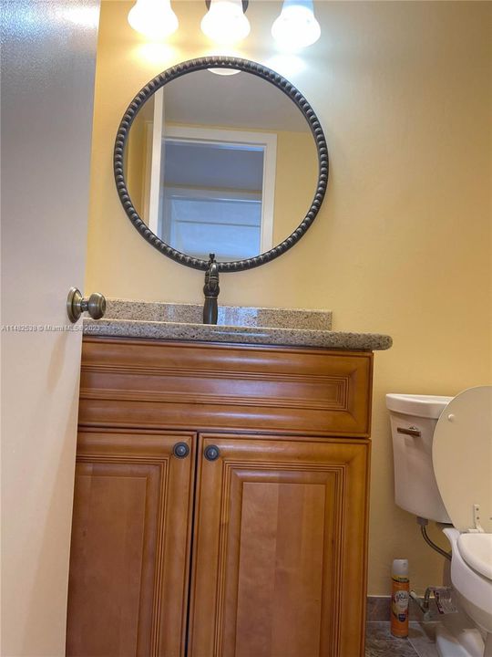 Vendido Recientemente: $179,500 (2 camas, 1 baños, 880 Pies cuadrados)