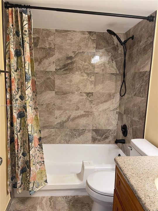 Vendido Recientemente: $179,500 (2 camas, 1 baños, 880 Pies cuadrados)