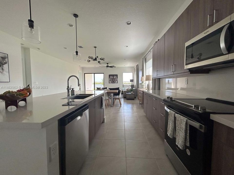 For Rent: $4,200 (4 beds, 2 baths, 2256 Square Feet)