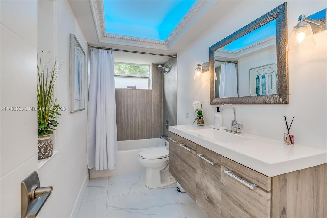最近租的: $6,500 (3 贝兹, 2 浴室, 1930 平方英尺)