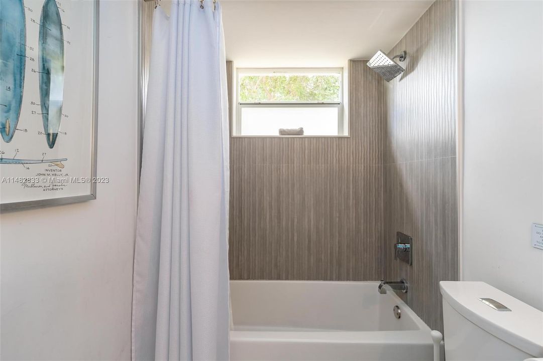 Недавно арендовано: $6,500 (3 спален, 2 ванн, 1930 Квадратных фут)