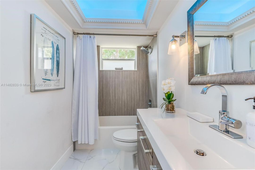 Недавно арендовано: $6,500 (3 спален, 2 ванн, 1930 Квадратных фут)