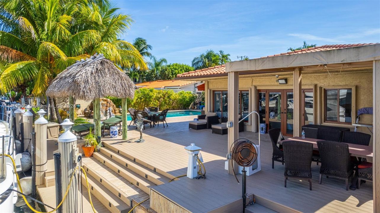 Recently Sold: $3,500,000 (3 beds, 3 baths, 3396 Square Feet)