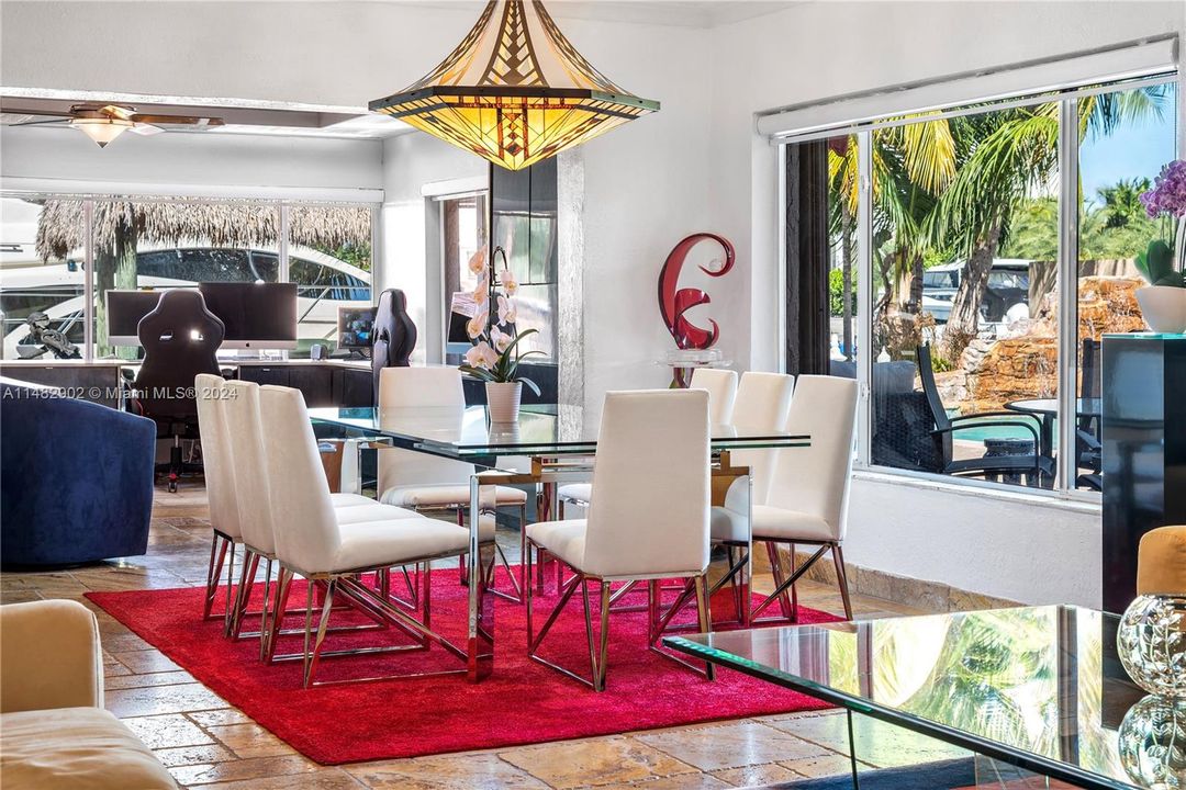 Recently Sold: $3,500,000 (3 beds, 3 baths, 3396 Square Feet)