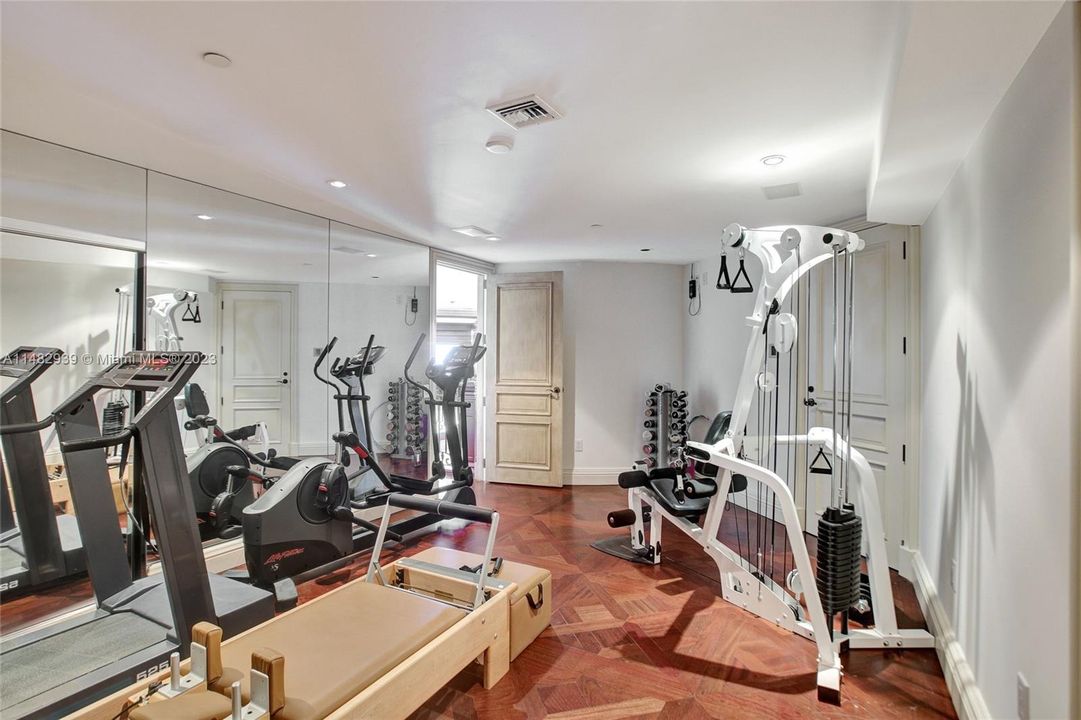 Private Gym in Unit