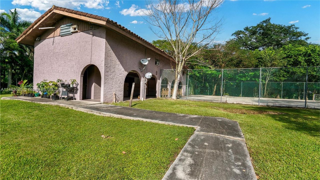 En Venta: $8,998,111 (5 camas, 7 baños, 10332 Pies cuadrados)