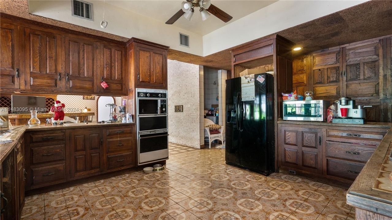 En Venta: $8,998,111 (5 camas, 7 baños, 10332 Pies cuadrados)