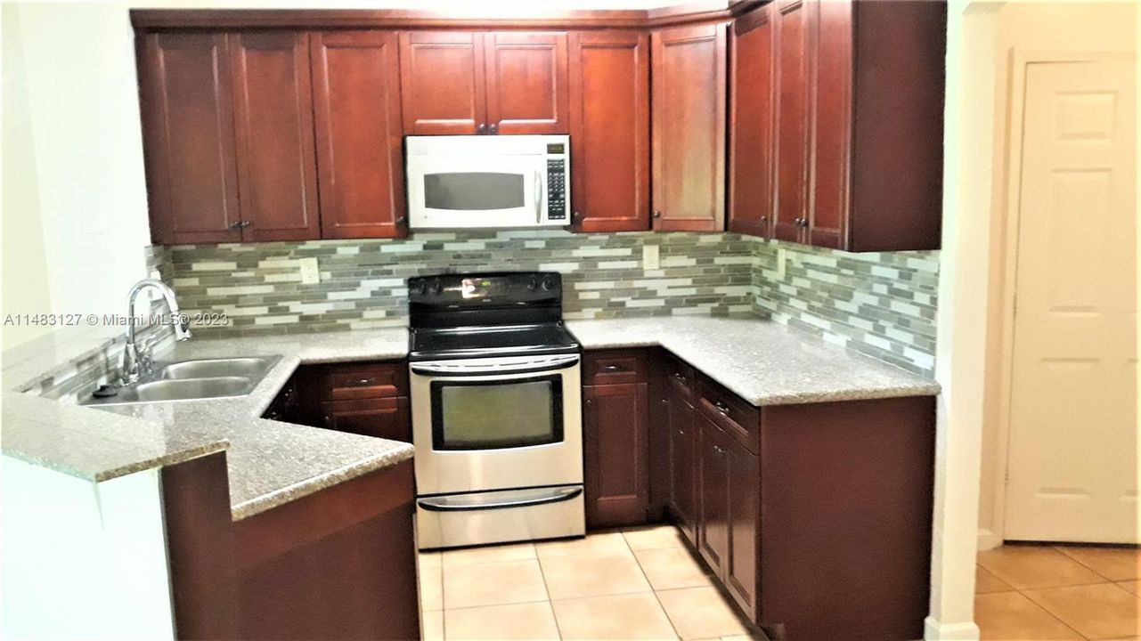 Recently Sold: $385,000 (2 beds, 2 baths, 1126 Square Feet)