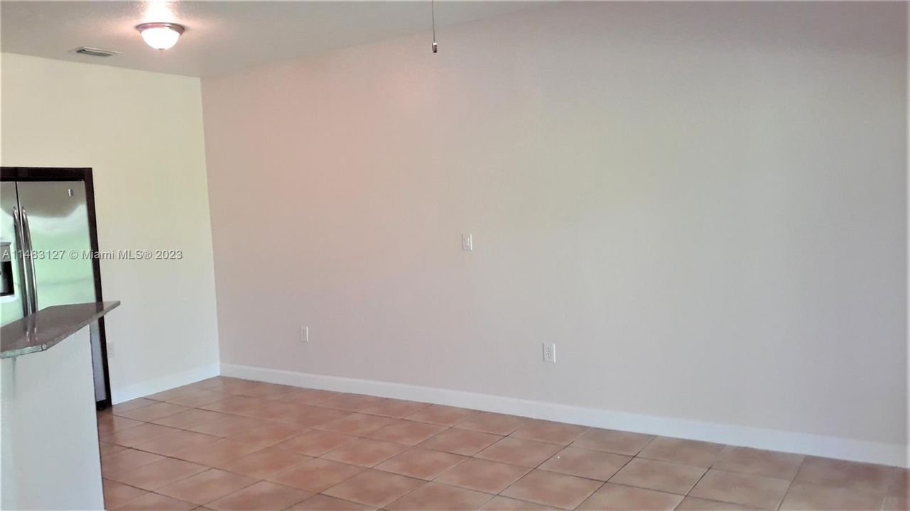 Recently Sold: $385,000 (2 beds, 2 baths, 1126 Square Feet)