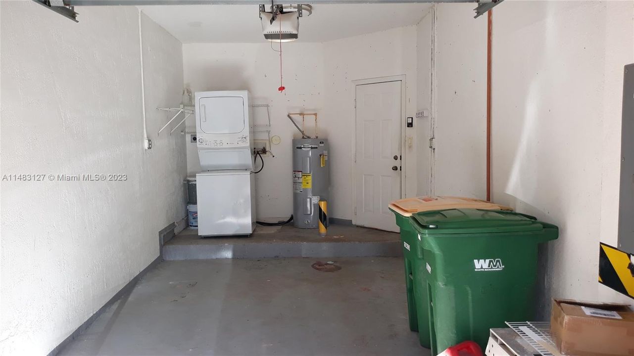 Recently Sold: $385,000 (2 beds, 2 baths, 1126 Square Feet)