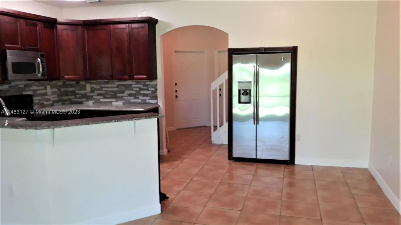 Recently Sold: $385,000 (2 beds, 2 baths, 1126 Square Feet)