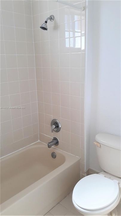 Recently Sold: $385,000 (2 beds, 2 baths, 1126 Square Feet)