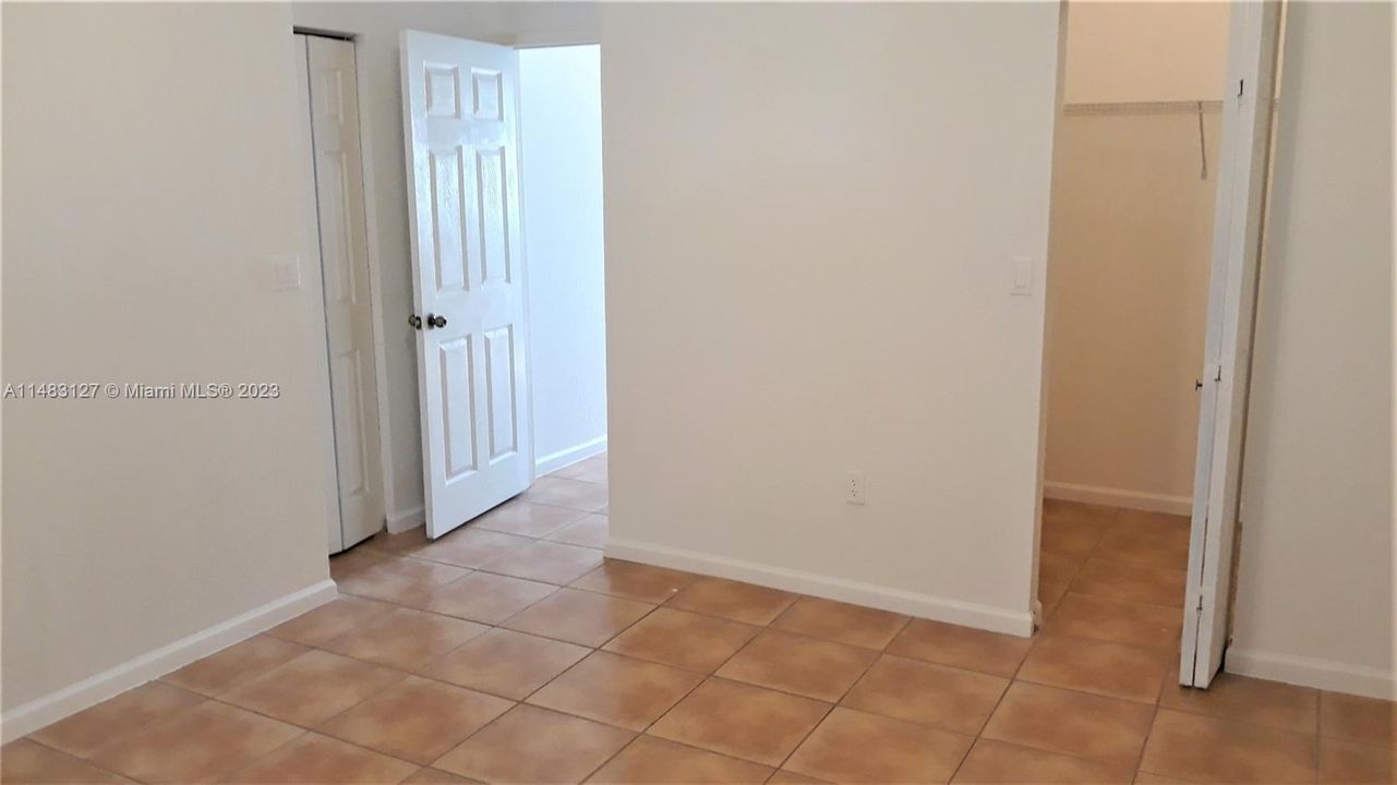 Recently Sold: $385,000 (2 beds, 2 baths, 1126 Square Feet)