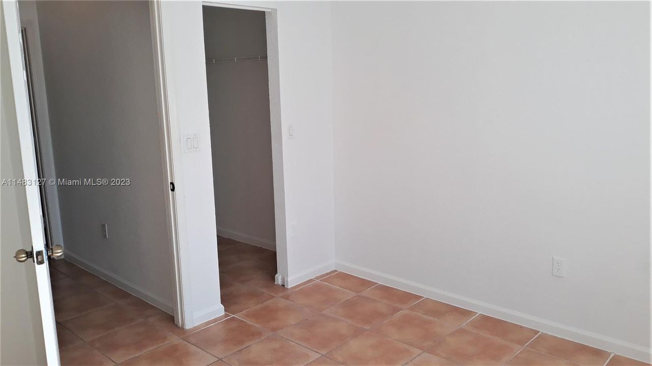 Recently Sold: $385,000 (2 beds, 2 baths, 1126 Square Feet)