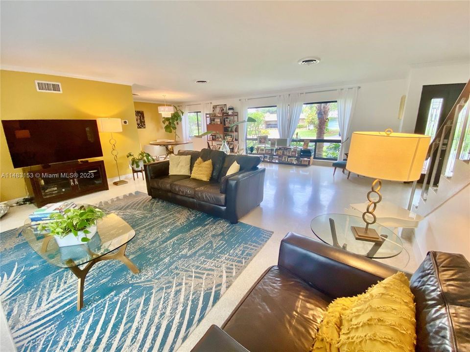 Active With Contract: $1,180,000 (4 beds, 3 baths, 2657 Square Feet)