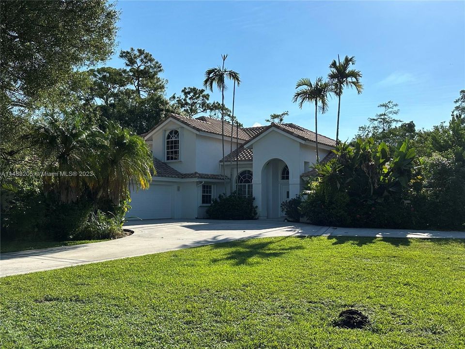 Vendido Recientemente: $1,229,000 (5 camas, 3 baños, 3831 Pies cuadrados)