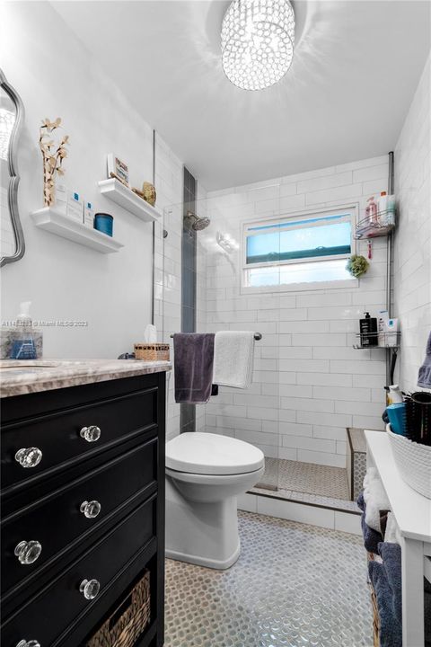 Недавно продано: $200,000 (0 спален, 1 ванн, 380 Квадратных фут)