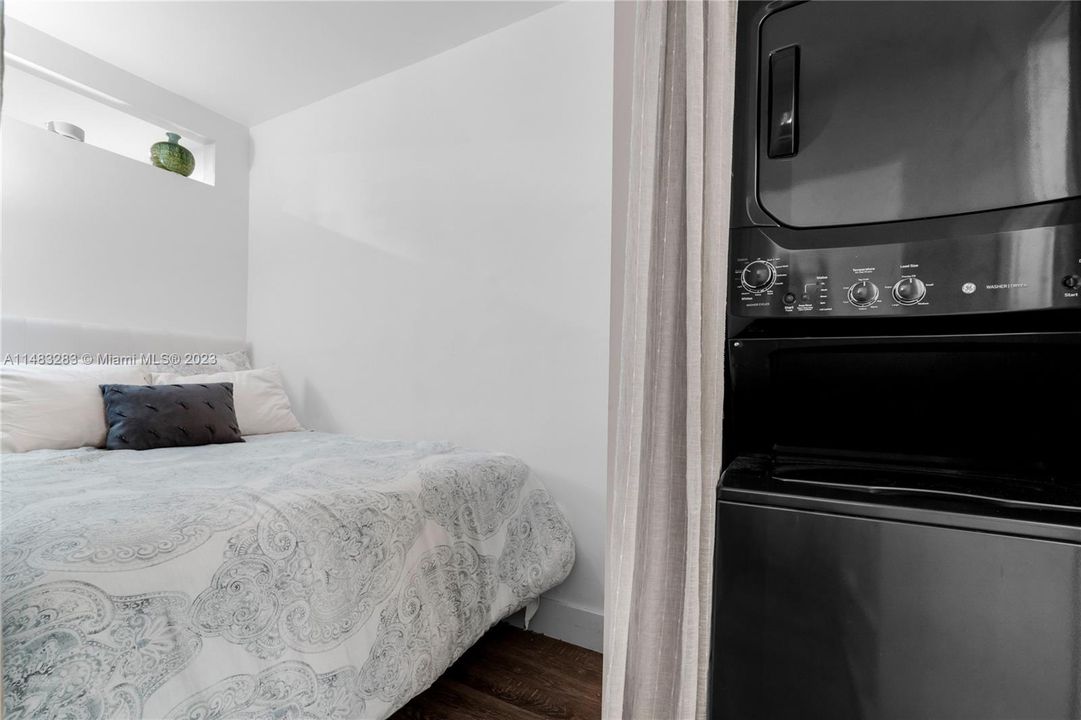 Недавно продано: $200,000 (0 спален, 1 ванн, 380 Квадратных фут)