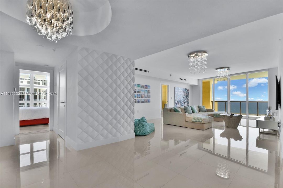 Recently Sold: $2,598,000 (3 beds, 3 baths, 2383 Square Feet)
