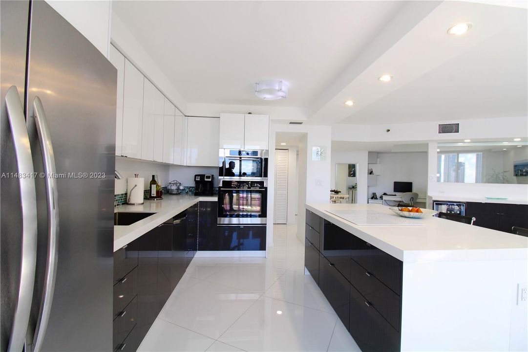 Recently Sold: $460,000 (1 beds, 1 baths, 1050 Square Feet)