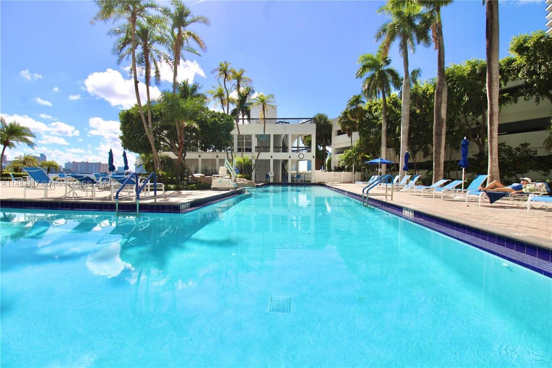 Recently Sold: $460,000 (1 beds, 1 baths, 1050 Square Feet)