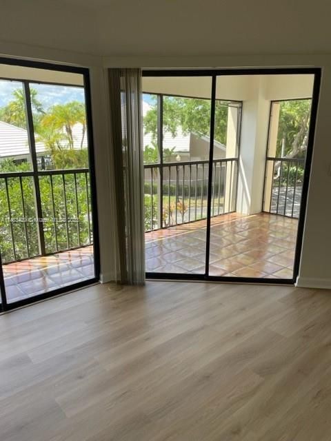 Upstairs screen patio