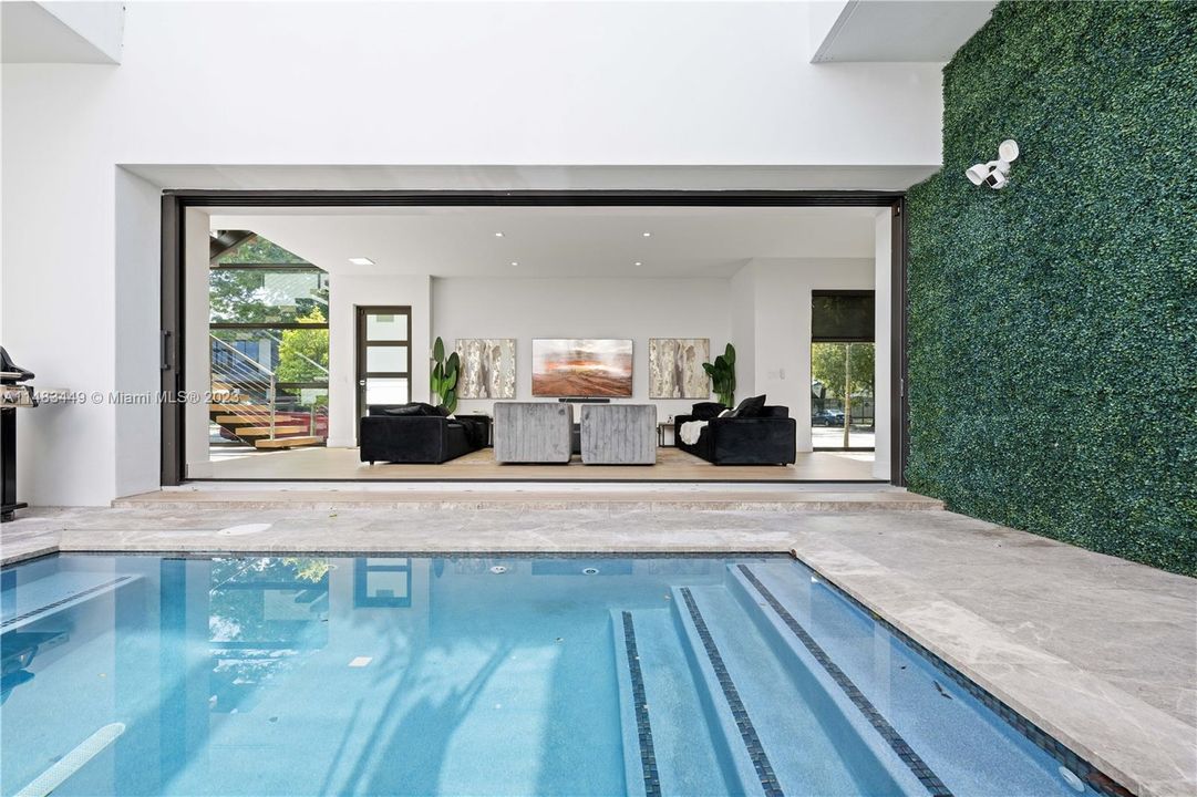 Recently Sold: $2,800,000 (4 beds, 4 baths, 3700 Square Feet)