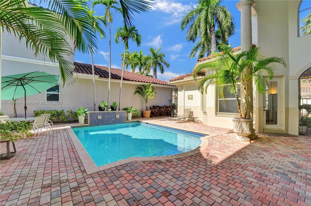 Recently Sold: $2,150,000 (4 beds, 4 baths, 3823 Square Feet)