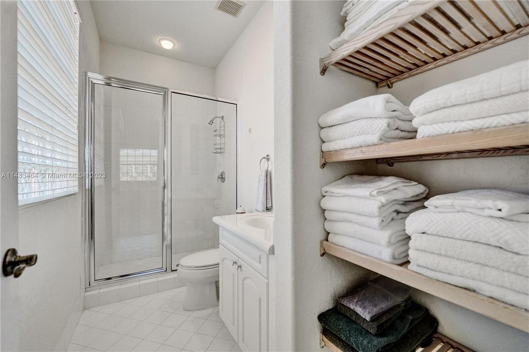 Recently Sold: $2,150,000 (4 beds, 4 baths, 3823 Square Feet)