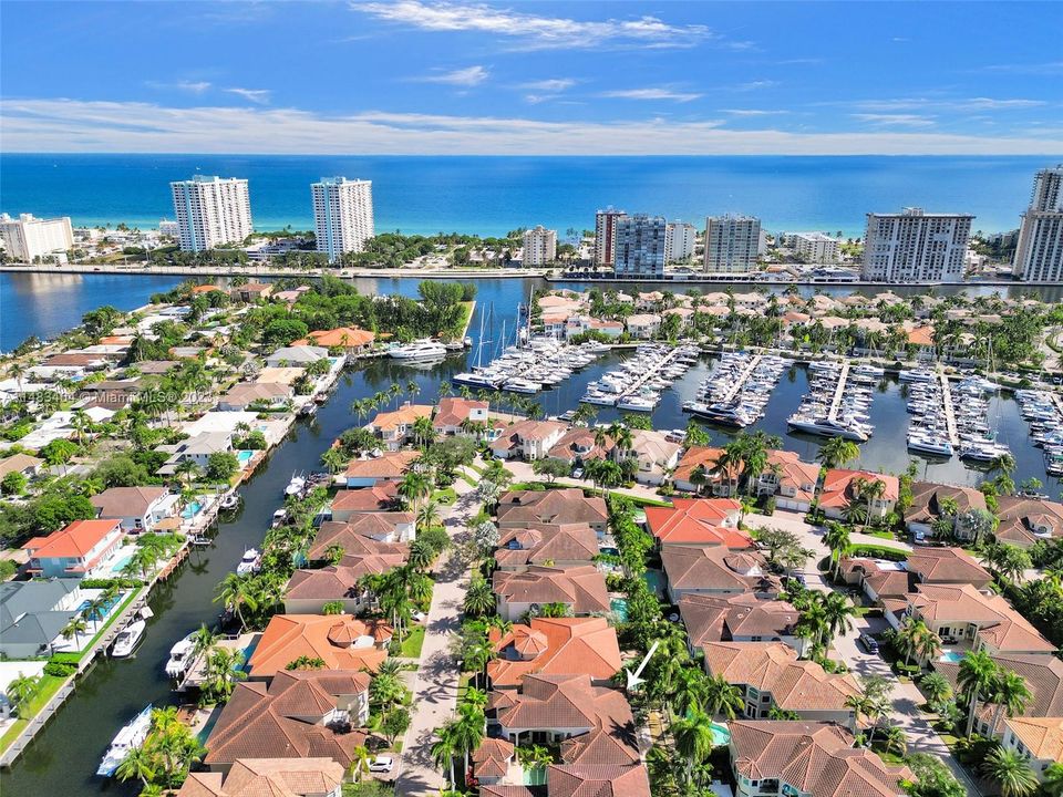 Recently Sold: $2,150,000 (4 beds, 4 baths, 3823 Square Feet)