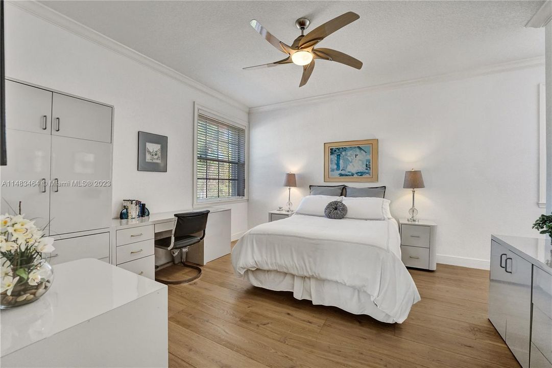 Recently Sold: $2,150,000 (4 beds, 4 baths, 3823 Square Feet)