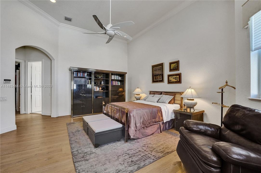 Recently Sold: $2,150,000 (4 beds, 4 baths, 3823 Square Feet)