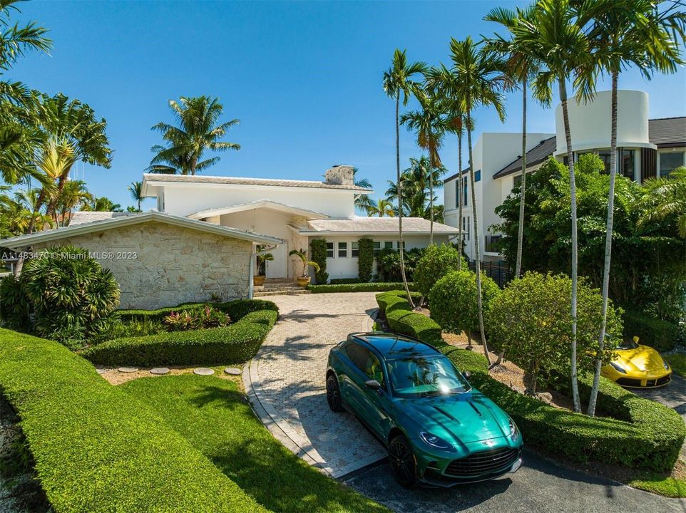 Recently Sold: $12,000,000 (4 beds, 3 baths, 3645 Square Feet)