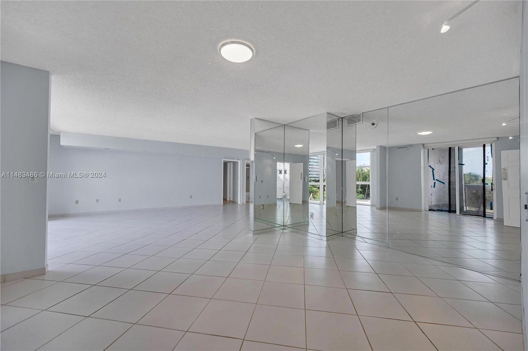 Недавно продано: $1,289,000 (3 спален, 3 ванн, 2388 Квадратных фут)