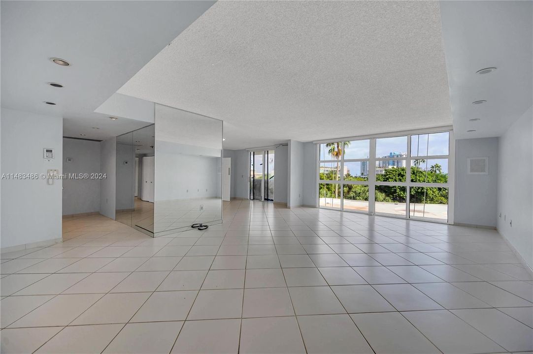 Недавно продано: $1,289,000 (3 спален, 3 ванн, 2388 Квадратных фут)