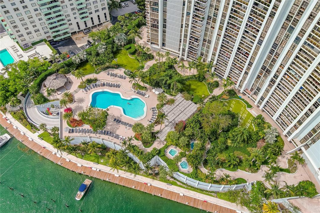 Недавно продано: $1,289,000 (3 спален, 3 ванн, 2388 Квадратных фут)